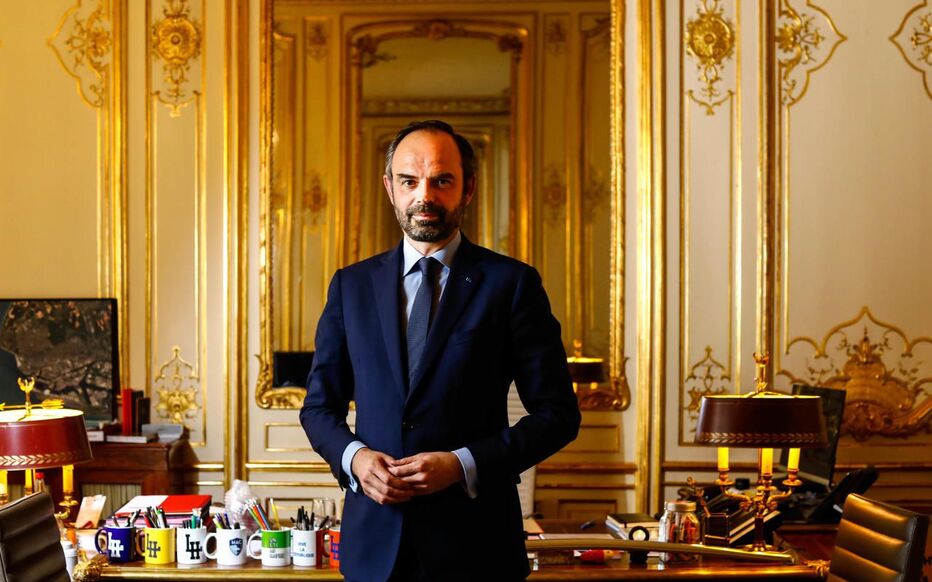 découvrez comment édouard philippe manie l'ironie dans ses discours et interventions publiques, analyse de son style unique et de ses impacts dans la sphère politique française.