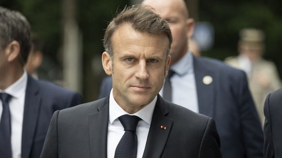 découvrez l’analyse des différents regards d’emmanuel macron, leur signification en politique et leur impact sur la communication présidentielle.