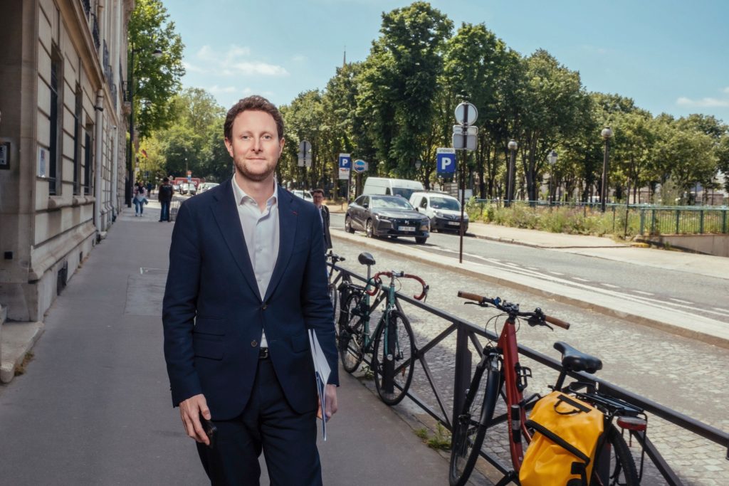 découvrez le parcours de clément beaune, homme politique français engagé, et ses principales actions au service de la france et de l'europe.