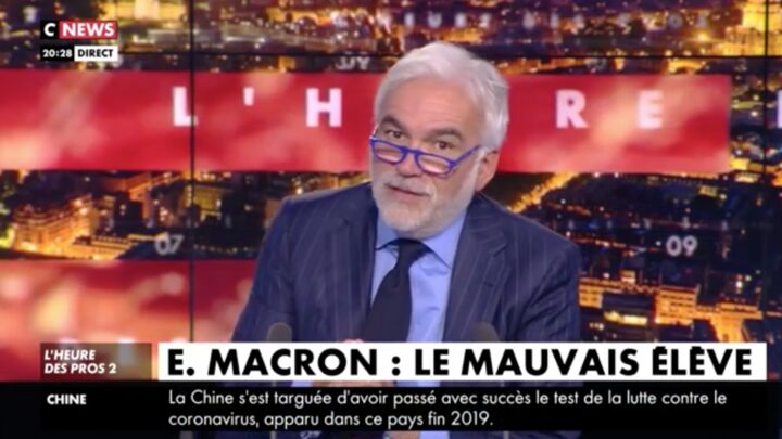 découvrez l'analyse et les critiques de pascal praud à l'égard d'emmanuel macron : points de vue, arguments et réactions sur la scène politique française.