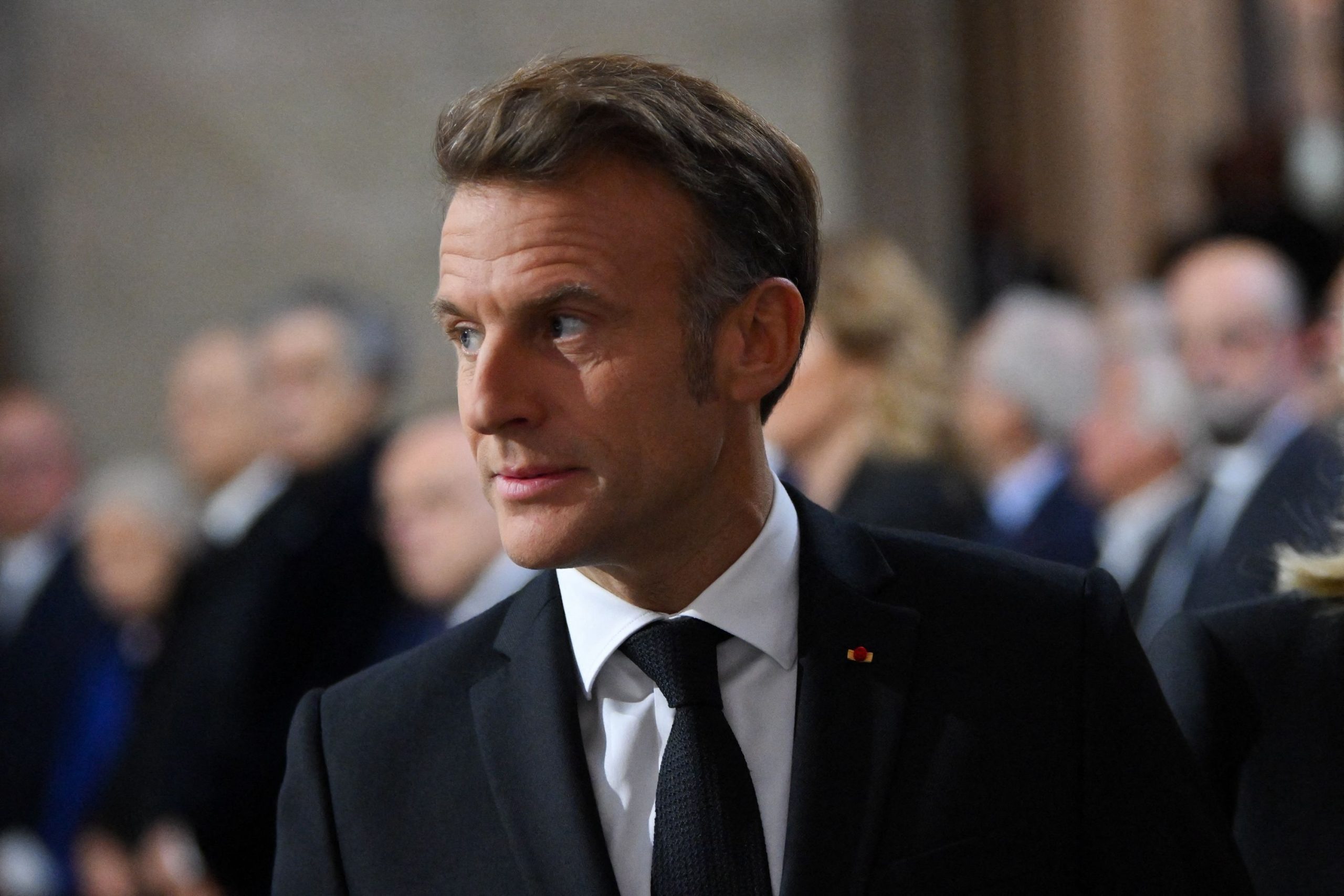 découvrez l’analyse de la détermination d’emmanuel macron, sa persévérance face aux défis politiques, et son engagement dans la transformation de la france.