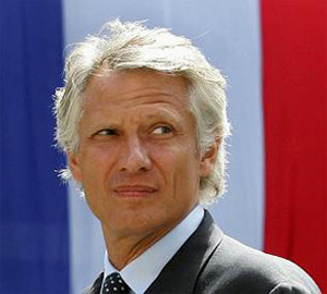 découvrez la biographie, le parcours politique et les principales réalisations de dominique de villepin, ancien premier ministre et diplomate français reconnu pour son éloquence et son engagement international.