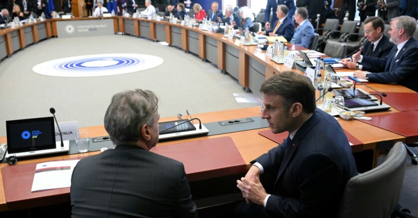 suivez la visite officielle d'emmanuel macron en slovénie : objectifs, enjeux diplomatiques et les temps forts du déplacement du président français.