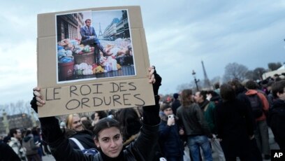 découvrez comment emmanuel macron fait face à des mouvements de rébellion en france, entre tensions sociales, contestations et réponses du gouvernement. analyse des enjeux et perspectives sur la situation actuelle.