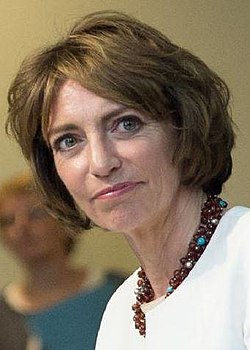 découvrez le parcours de marisol touraine, ancienne ministre française de la santé, son engagement politique, ses réformes marquantes et son impact sur le système de santé en france.