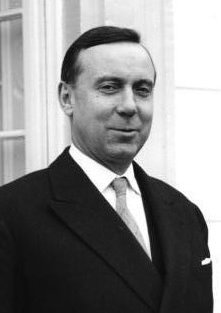découvrez le portrait de michel debré, premier premier ministre de la ve république, et explorez l’héritage politique majeur qu’il a laissé en france.