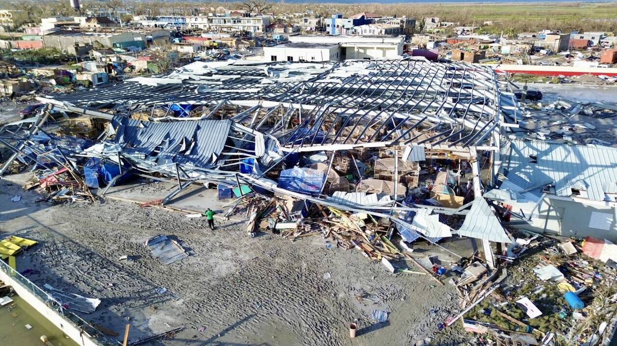suivez les dernières informations sur l'ouragan melissa en jamaïque en 2025 : prévisions météorologiques, conseils de sécurité et évolutions en temps réel.