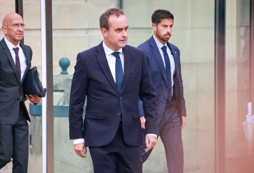 découvrez comment la politique française influence le coût de la vie : analyses des mesures gouvernementales, impact sur le pouvoir d'achat et perspectives d'évolution pour les citoyens.