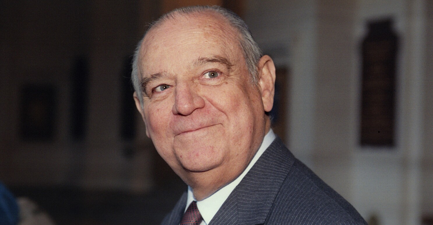 découvrez le parcours exceptionnel de raymond barre, économiste et homme politique français, ainsi que l’héritage qu’il laisse dans la vie politique et économique de la france.