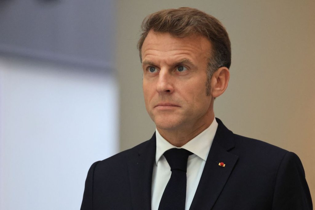 découvrez une analyse sur la remise en question de macron, explorant les critiques, les controverses et les enjeux politiques qui entourent son mandat en france.