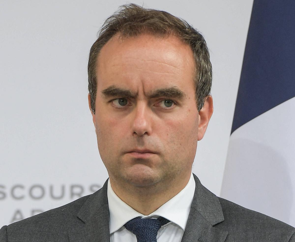 découvrez le rôle de sébastien lecornu en tant que témoin lors d'un mariage, et son implication dans la sphère politique. analyse et détails de cet événement marquant.