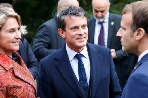 valls demande à emmanuel macron de cesser de le citer dans ses discours : retour sur la réaction de l’ancien premier ministre face à l’insistance du président français.