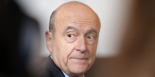 découvrez le portrait politique d'alain juppé, un acteur majeur de la scène politique française, son parcours, ses engagements et ses influences.