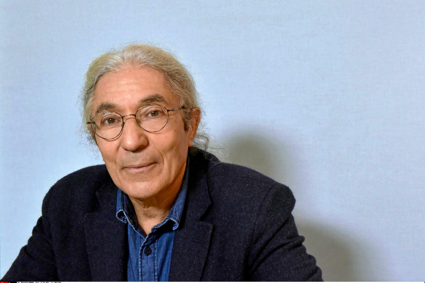boualem sansal évoque les conseils de prudence de macron concernant son retour en algérie, soulignant les enjeux politiques et personnels liés à cette décision.