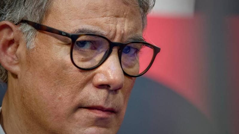 découvrez les critiques de bruno retailleau sur la gestion d'olivier faure, analysant les enjeux et les conséquences politiques.
