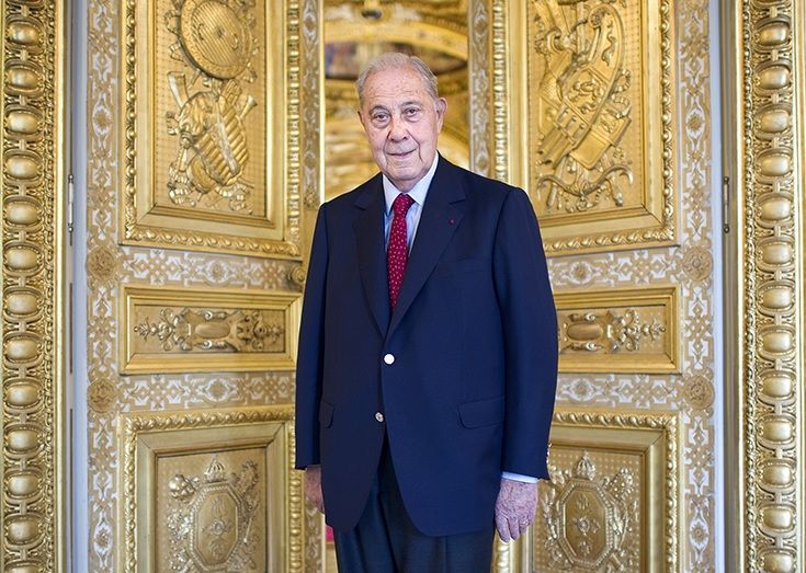 découvrez le parcours et les polémiques entourant charles pasqua, homme politique français controversé au rôle marquant dans l'histoire contemporaine.