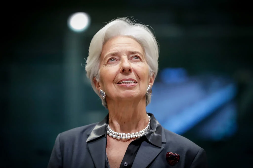 découvrez le parcours inspirant de christine lagarde, son rôle clé dans l'économie mondiale et son influence en tant que femme leader.