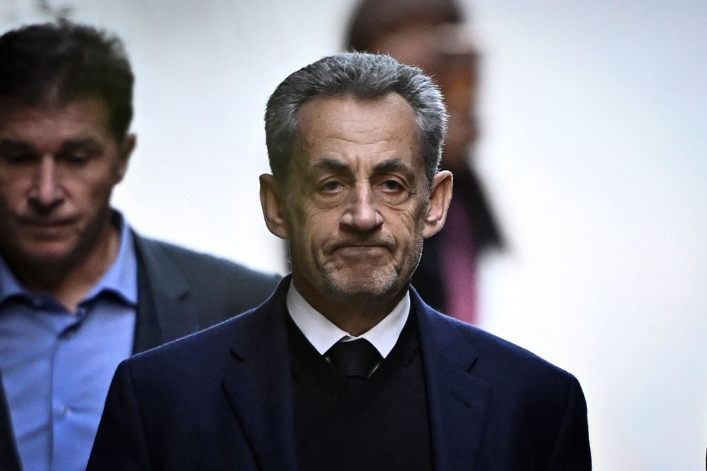 découvrez le parcours politique de françois léotard, son héritage et son influence durable dans la vie publique française.