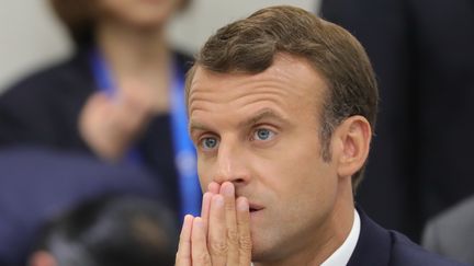 emmanuel macron met en garde contre les risques croissants d'un conflit armé dans l'espace, soulignant l'importance de la coopération internationale pour préserver la paix et la sécurité spatiale.