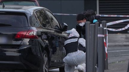 emmanuel macron contacte le frère de mehdi kessaci suite à l'assassinat pour exprimer son soutien et sa solidarité dans cette épreuve tragique.