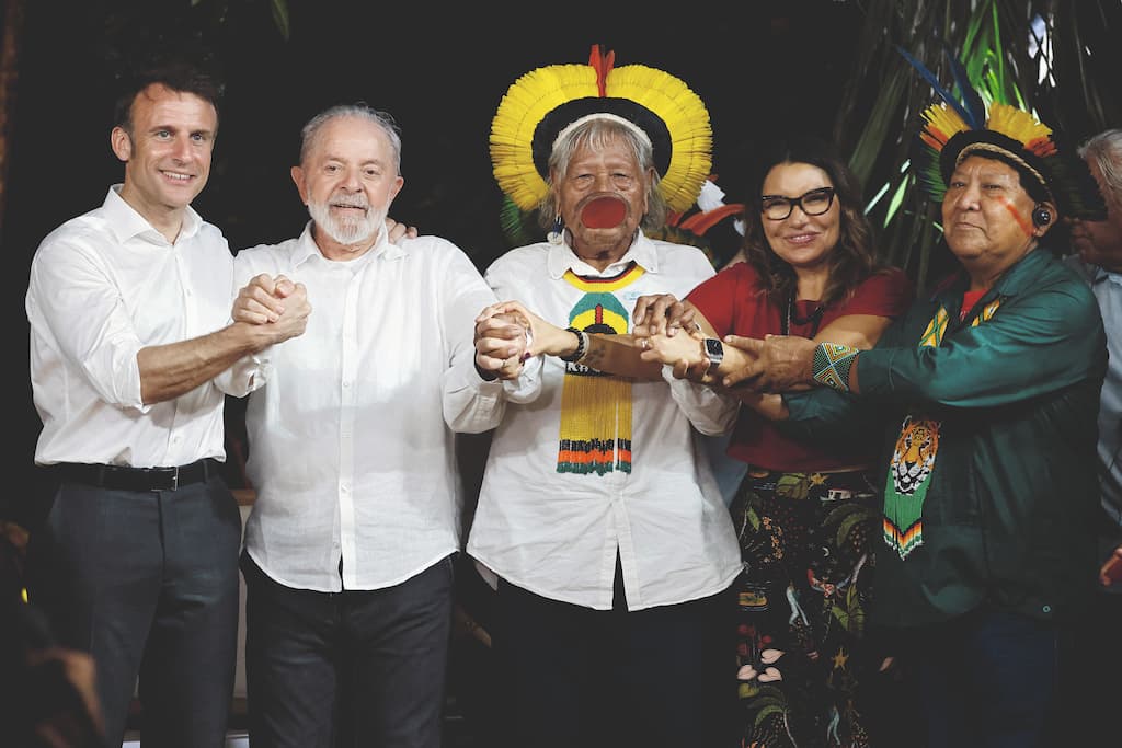 découvrez la visite de macron en amérique latine : rencontre avec lula à la cop30 et déplacement au mexique pour renforcer la coopération régionale.