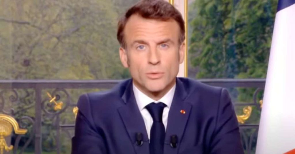 découvrez les raisons de la baisse de popularité de macron, marquée par un sentiment d'arrogance et une déconnexion perçue avec la population.