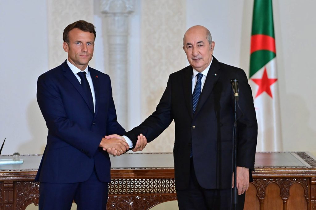 découvrez le parcours de macron en tournée africaine, avec un focus sur le g20, le renforcement des liens bilatéraux et une attention particulière portée à l'algérie.