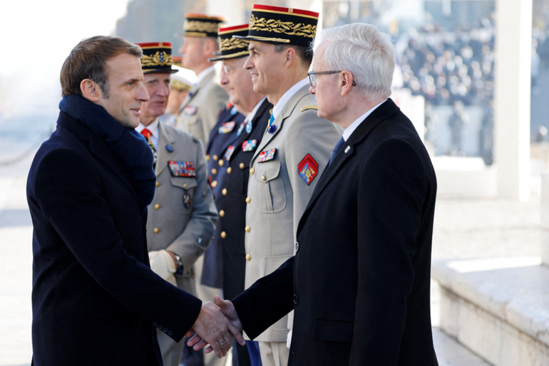 découvrez les enjeux secrets des affaires d'espionnage autour de macron, entre intrigues politiques et révélations surprenantes.