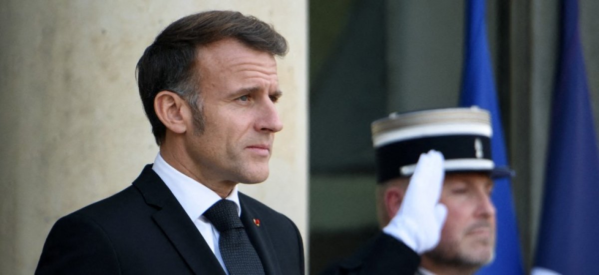 découvrez pourquoi emmanuel macron s'approche d'un record d'impopularité et analysez les facteurs qui influencent la perception des français à son égard.