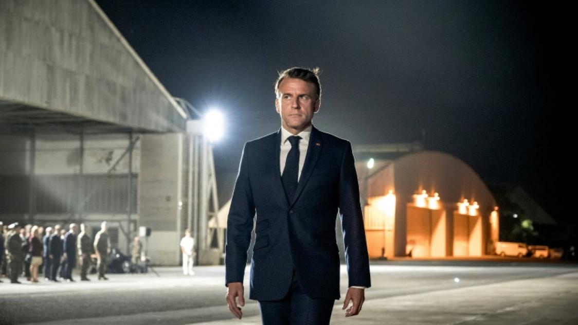 découvrez pourquoi emmanuel macron souhaite instaurer un nouveau service militaire destiné aux jeunes afin de renforcer la cohésion nationale et les compétences citoyennes.