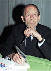 découvrez la vie et la carrière de michel jobert, homme politique et diplomate français reconnu pour son influence sur la politique étrangère de la france.