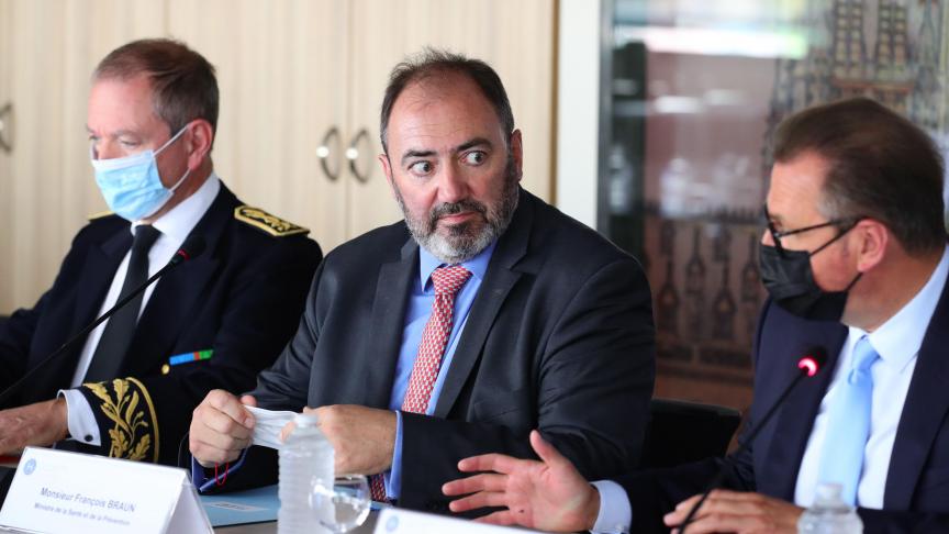 le ministre de la santé rassure l'agence régionale de santé (ars) sur les avancées et l'application de la réforme en cours.