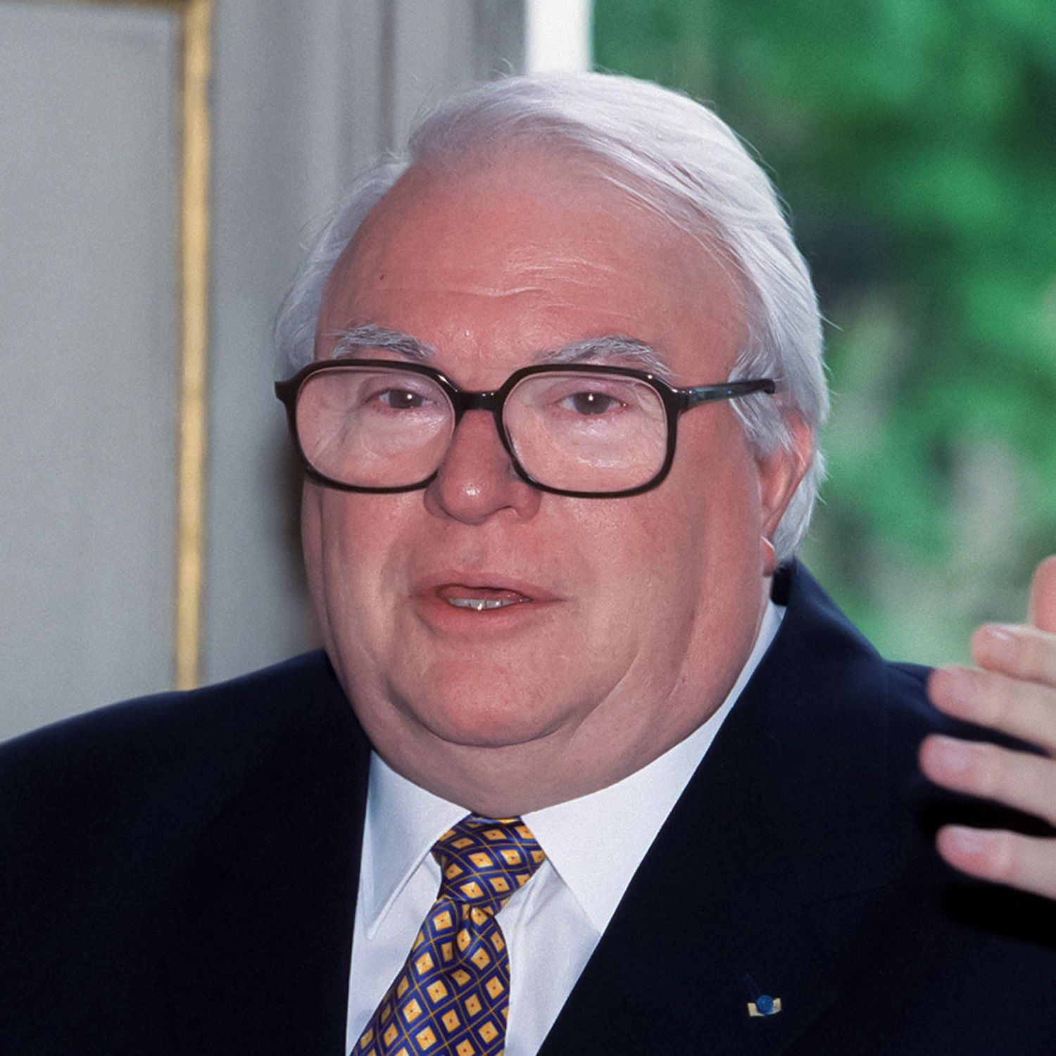 découvrez l'impact politique de pierre mauroy, figure emblématique de la gauche française, ancien premier ministre et maire de lille, dont les actions ont marqué durablement l'histoire politique de la france.