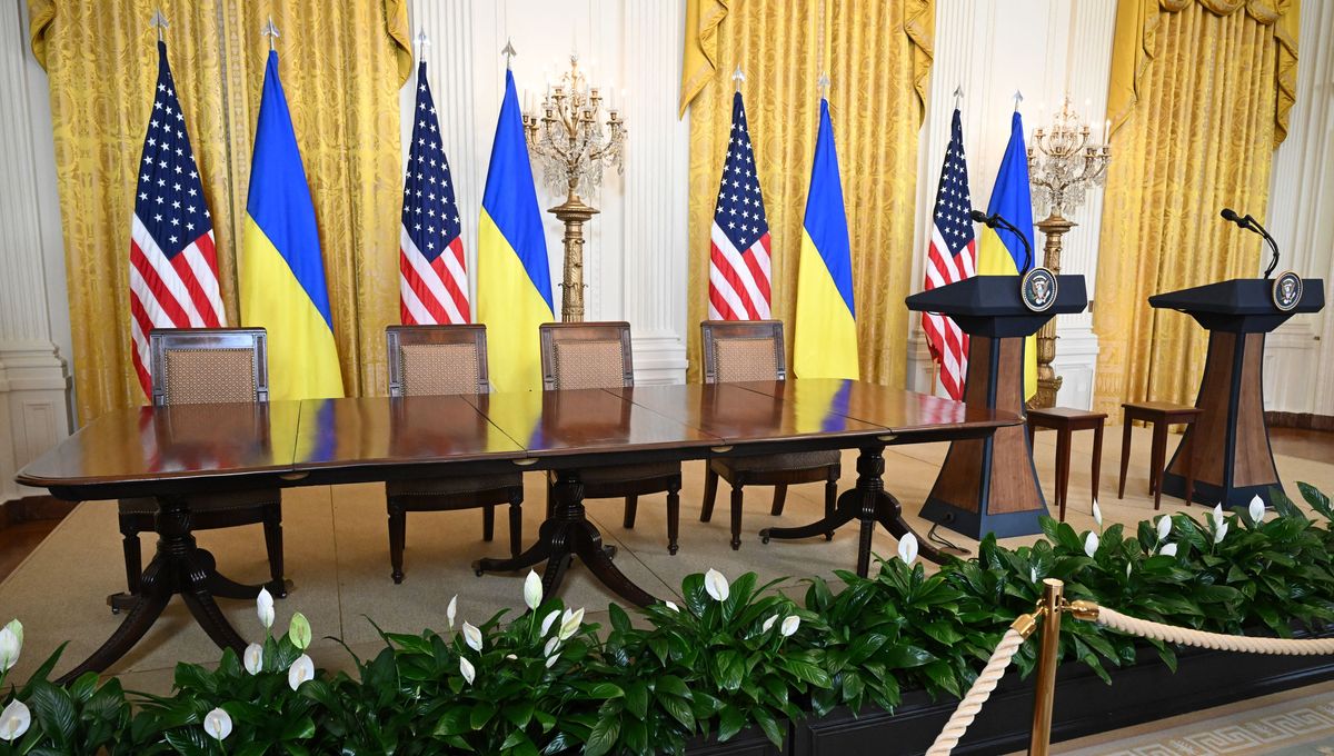 découvrez les enjeux de la rencontre stratégique entre zelensky et macron à villacoublay, un moment clé en pleine guerre pour la diplomatie et la sécurité internationale.