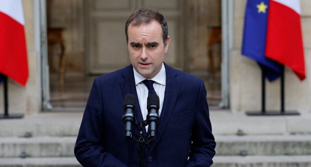 découvrez sébastien lecornu, un premier ministre assumant fièrement sa technophobie, et explorez son impact sur la politique française moderne.