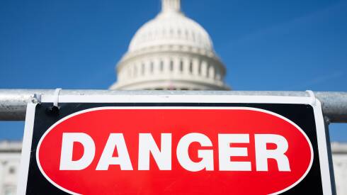 découvrez comment le shutdown américain provoque une inquiétude mondiale, impactant l'économie et la stabilité internationale.