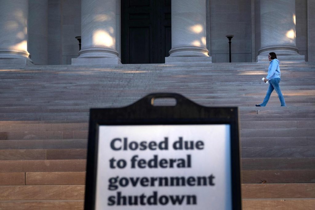 découvrez pourquoi le shutdown américain inquiète la communauté internationale et quelles pourraient être les conséquences économiques et politiques mondiales.