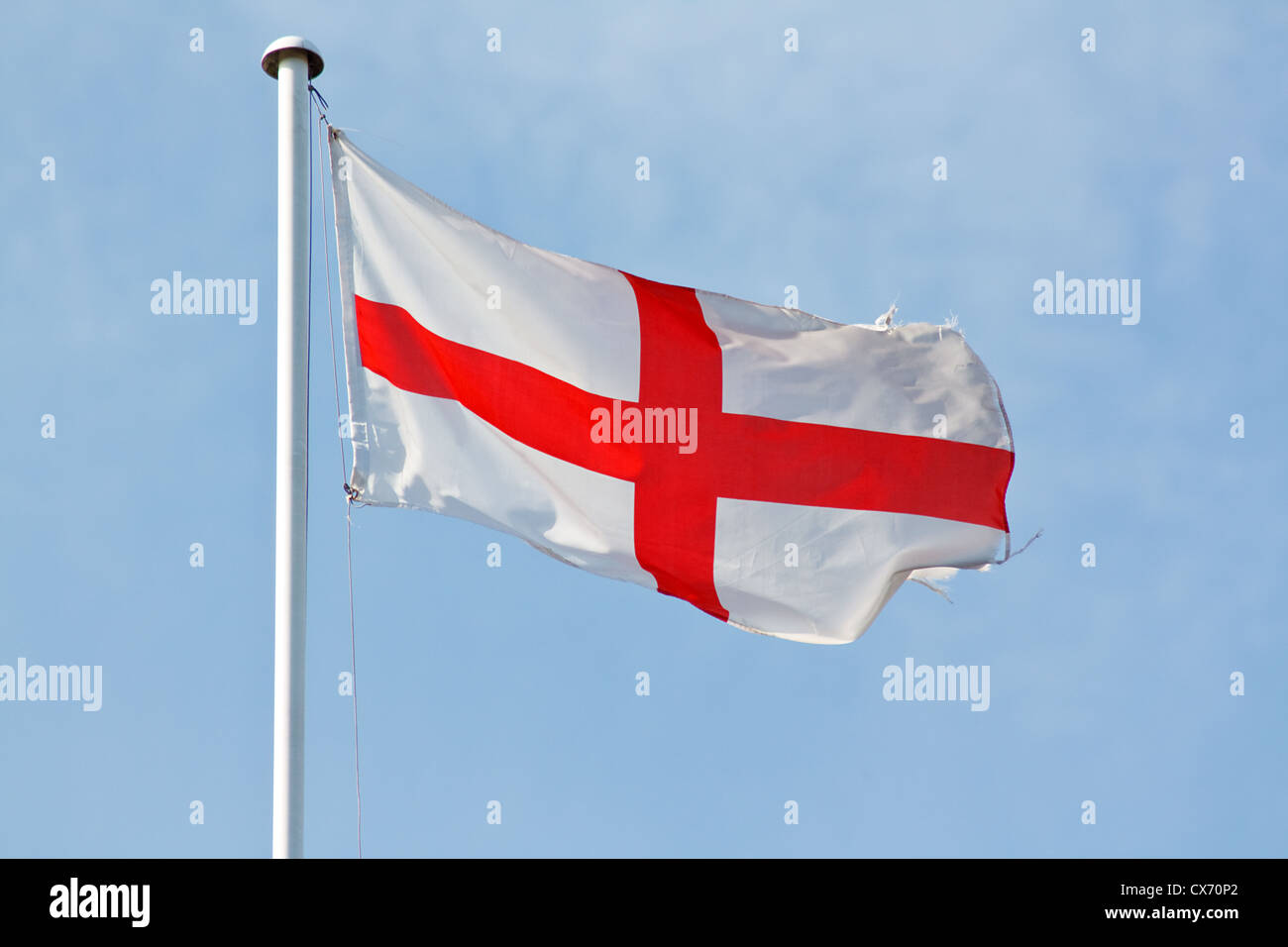 découvrez la signification des drapeaux rouge et blanc, leurs origines, symboliques et utilisations dans différents contextes à travers le monde.