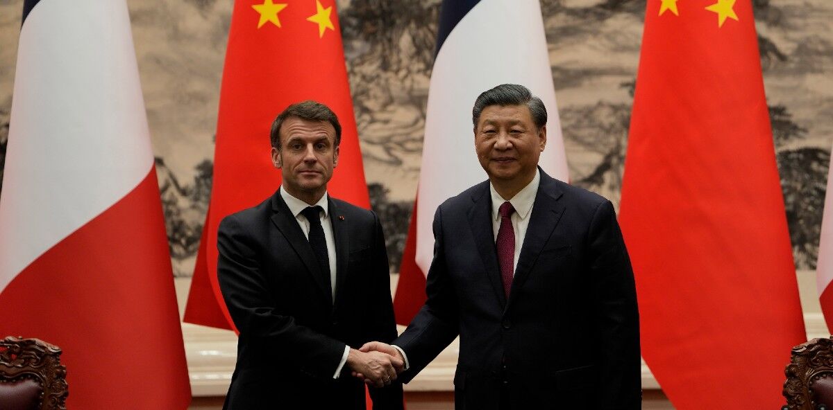 la chine privilégie la visite de macron en écartant la présidente de la commission européenne, ursula von der leyen, lors de son passage à pékin.