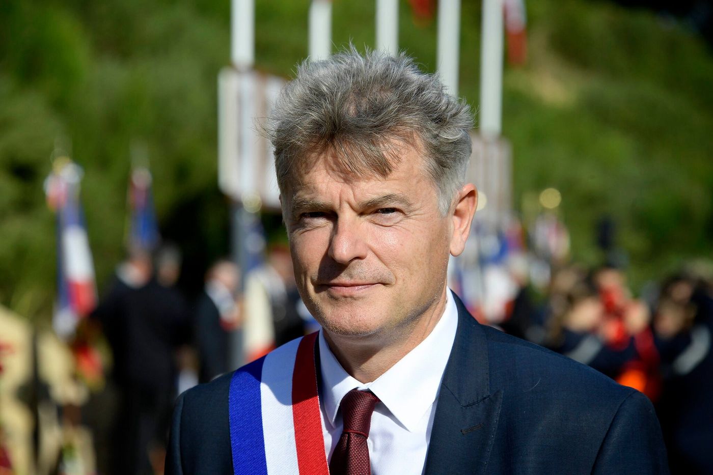 découvrez le parcours politique de fabien roussel, son engagement, ses responsabilités et ses contributions au sein de la scène politique française.