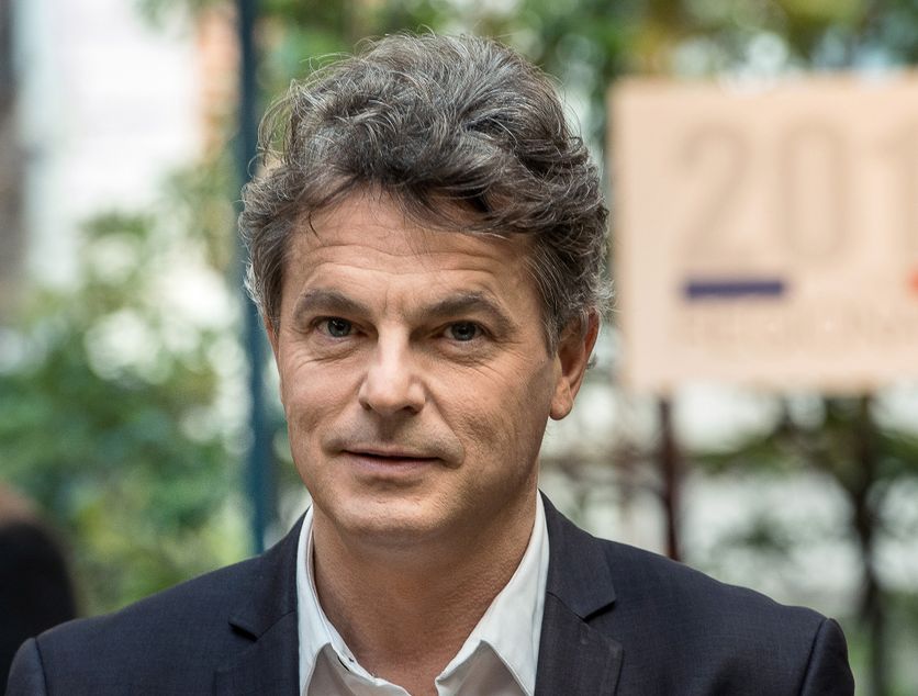 découvrez le parcours politique de fabien roussel, ses engagements, ses mandats et son impact dans la vie politique française.