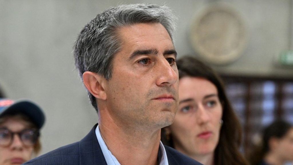 découvrez l'impact politique de françois ruffin, député engagé et journaliste, et son influence sur la scène politique française.