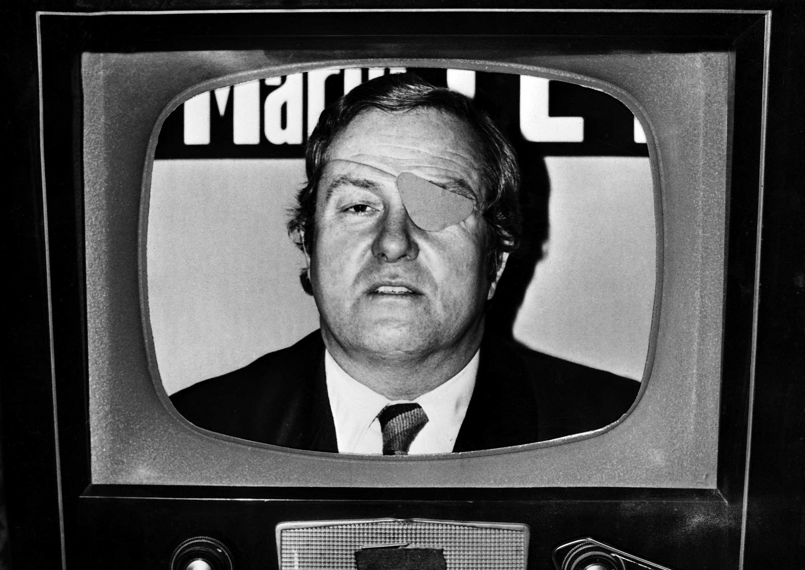 découvrez le parcours de jean-marie le pen et la fondation du front national, ses débuts en politique et son influence sur la scène française.