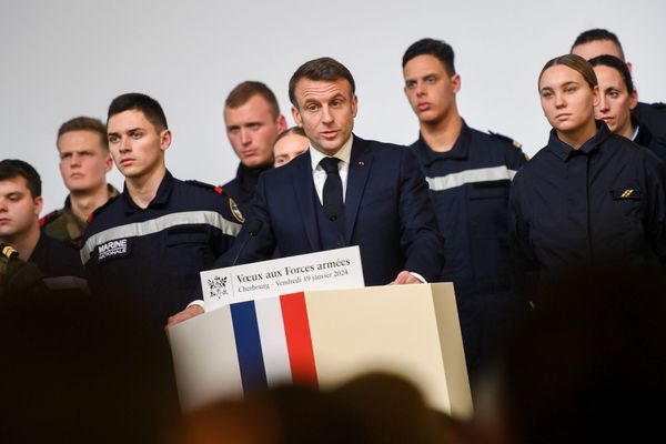 découvrez les enjeux clés de la visite de macron à saint-malo et son impact politique et économique pour la région.