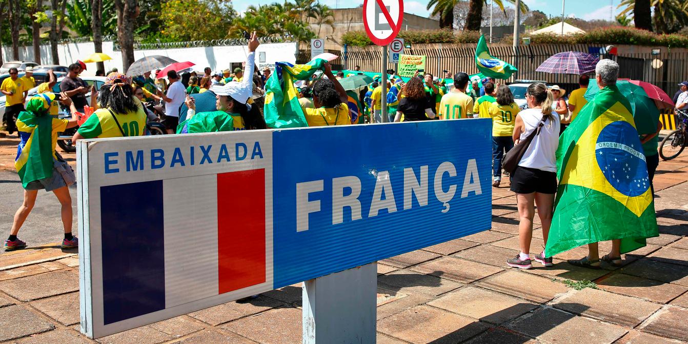 découvrez la position d'emmanuel macron sur l'accord ue-mercosur, soulignant les conditions et garanties nécessaires pour son soutien.