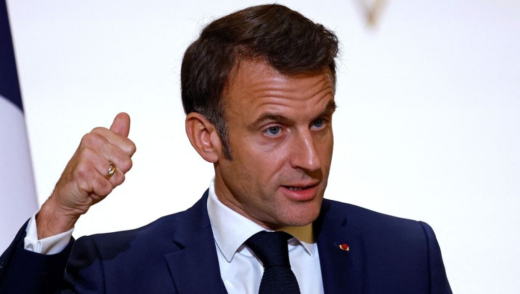 découvrez le nouveau rôle politique d'emmanuel macron et son impact sur la scène nationale et internationale.