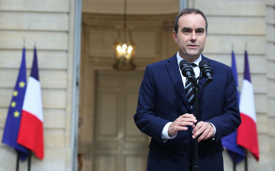 macron reprend son souffle alors que lecornu fait face à des critiques concernant le budget.