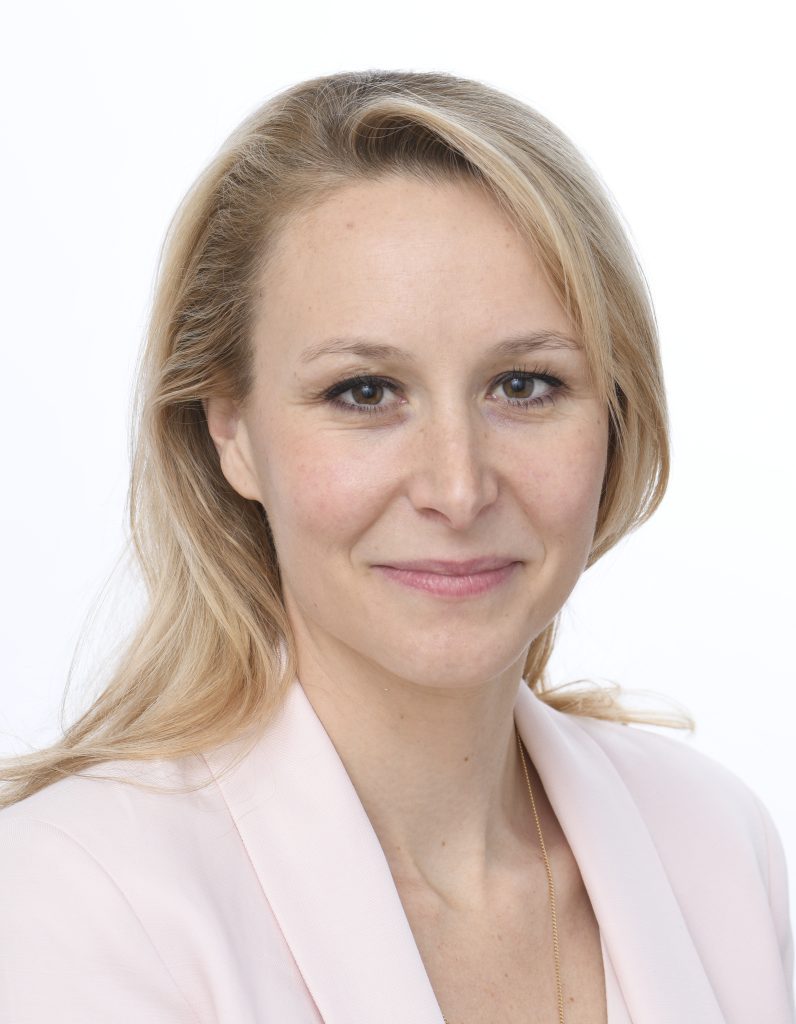découvrez le parcours politique de marion maréchal, ses engagements, ses activités et son influence dans la sphère politique française.