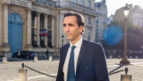 découvrez la vie et le parcours politique de michel poniatowski, homme politique français influent du xxe siècle.
