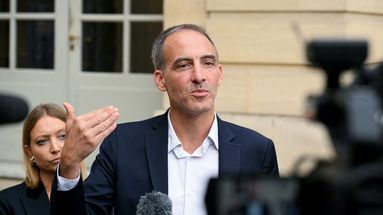 découvrez l'influence politique de raphaël glucksmann, son parcours, ses idées et son impact sur la scène politique française contemporaine.